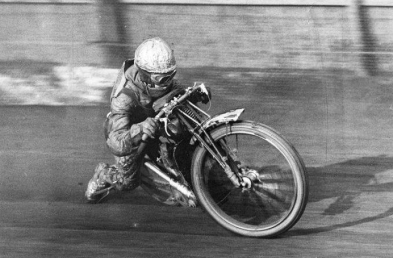 Speedway Motorcycle Racing